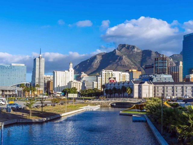 https://lebanondailytours.com/wp-content/uploads/2018/08/post_capetown_02-640x480.jpg