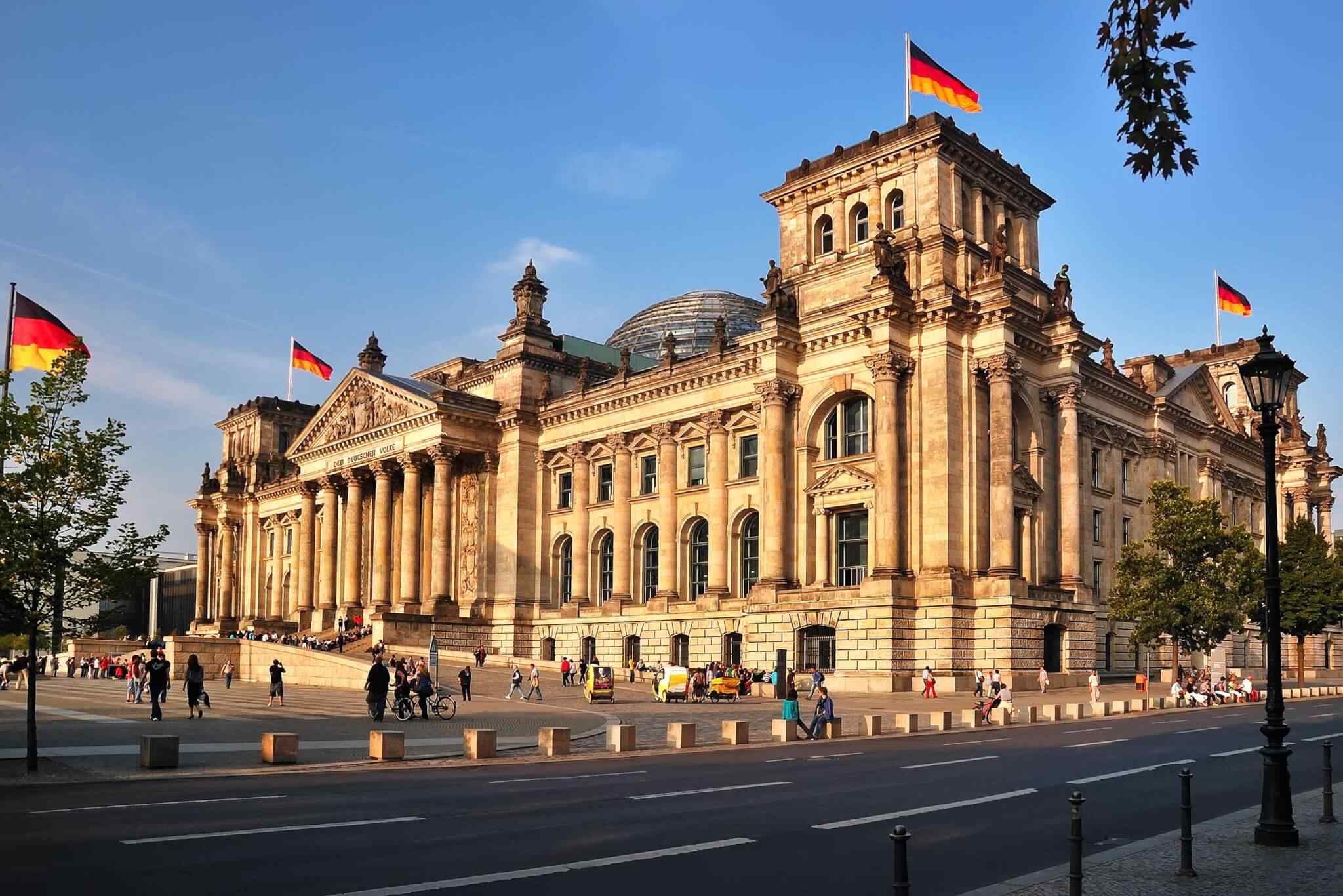 https://lebanondailytours.com/wp-content/uploads/2018/09/destination-berlin-01.jpg